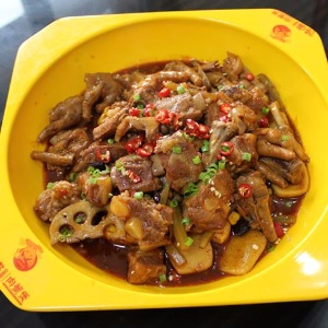 馋嘴皇帝肉蟹煲产品 门店图片