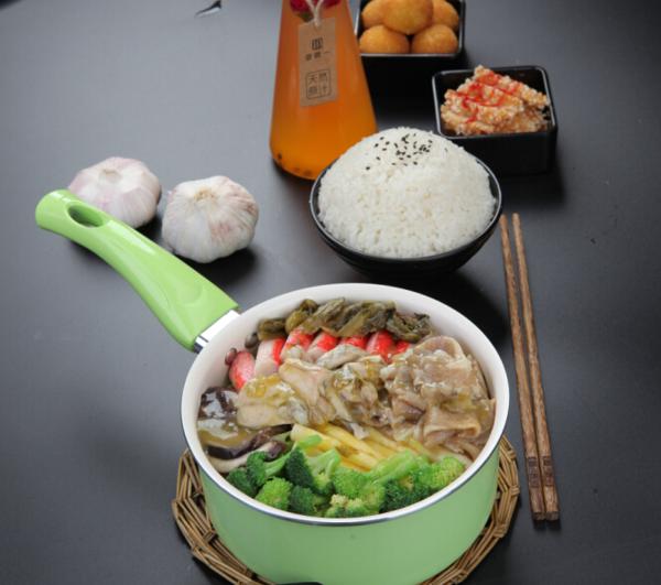 壹食一小焖锅加盟