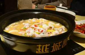 越城记黑鱼煲加盟