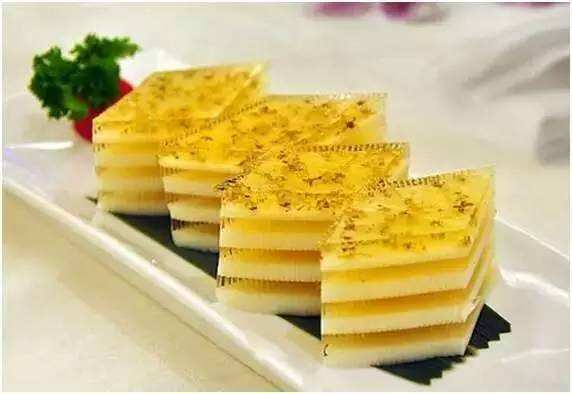 零食店成本多少？三口俩口休闲零食大概仅需10万元