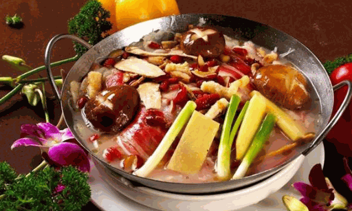 何鲜菇火锅店