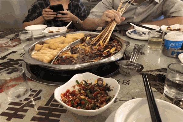 悠悠香老成都串串火锅