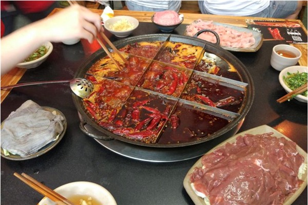 鲜火根老火锅产品 门店图片
