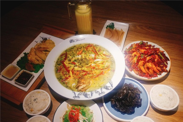 鼎太二老坛子酸菜鱼产品 门店图片