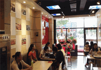 阅味砂锅麻辣烫产品 门店图片