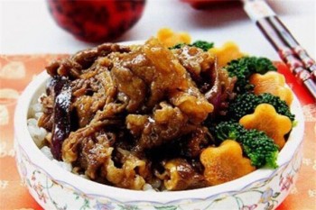 偶拌秘汁牛肉饭产品 门店图片