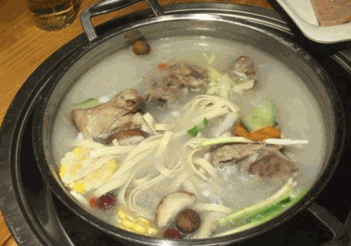巴食骨煲火锅加盟