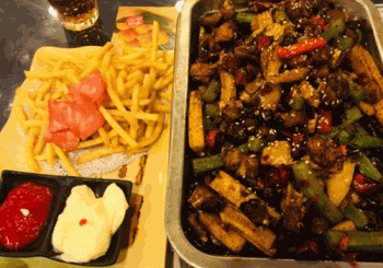 鸿顺吉稀溜耙鸡爪产品 门店图片