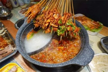 喷火小郡肝牛油串串香产品 门店图片