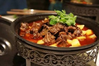 喔喔叫焖炒鸡产品 门店图片