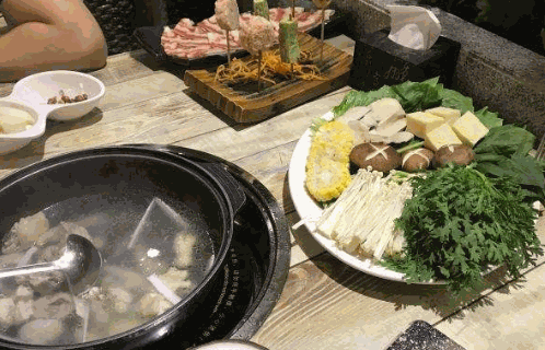三个椰子原生态椰子鸡加盟