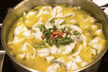 三里香铁锅门酸菜鱼加盟