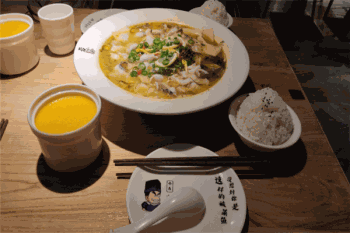 江小月酸菜鱼加盟