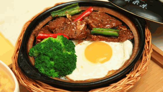谷跳仓煲仔饭加盟
