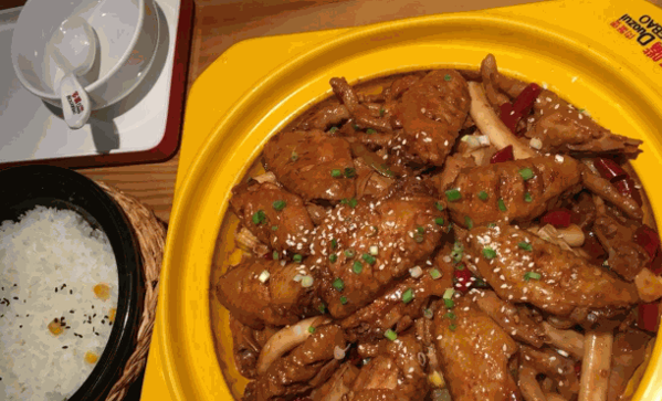 多嘴肉蟹煲