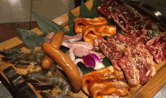 相扑烧肉特色汽油桶烧肉