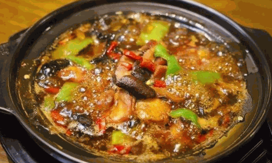 秦记黄焖鸡米饭