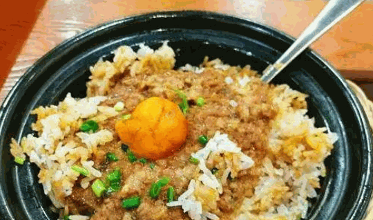 行途煲仔饭