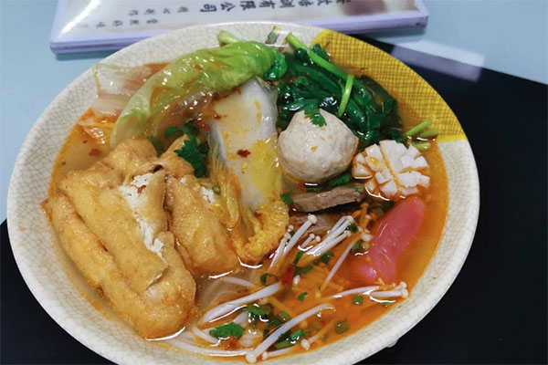 曹师傅砂锅麻辣烫加盟