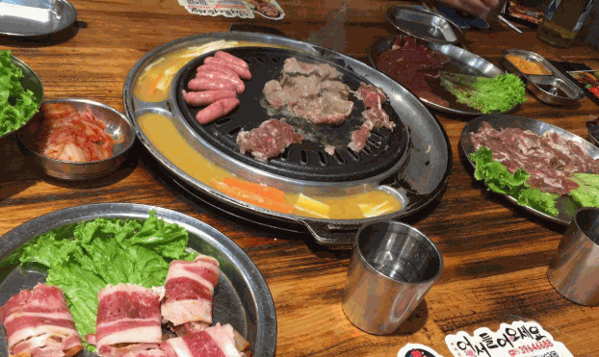 老板娘的烤肉店