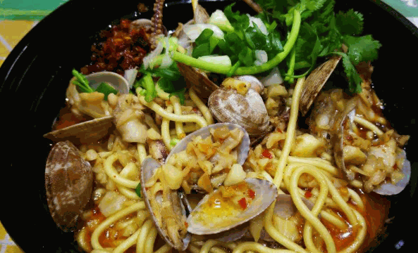 鲨鱼吃面