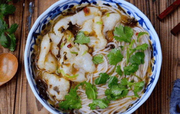 遇见酸菜鱼米线