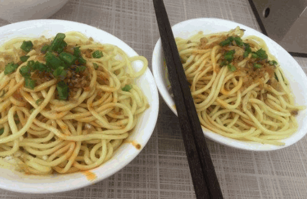 颠阿哥米线