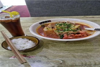 滋麻官私房麻辣烫产品 门店图片