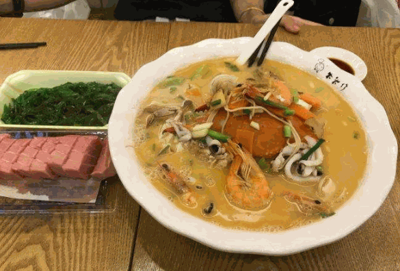 大头仔海鲜面馆