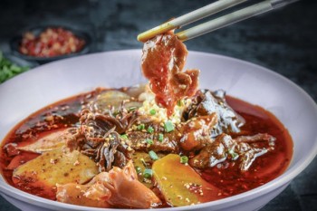 吴瑾萱砂锅麻辣烫产品 门店图片