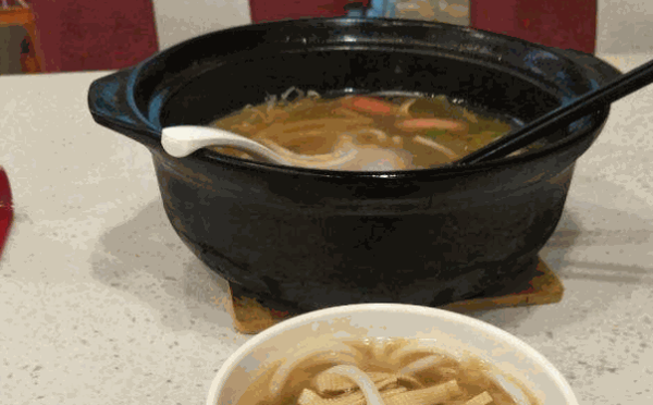 尤先生过桥米线加盟