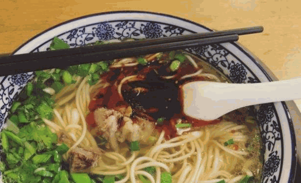 花不二大碗牛肉面