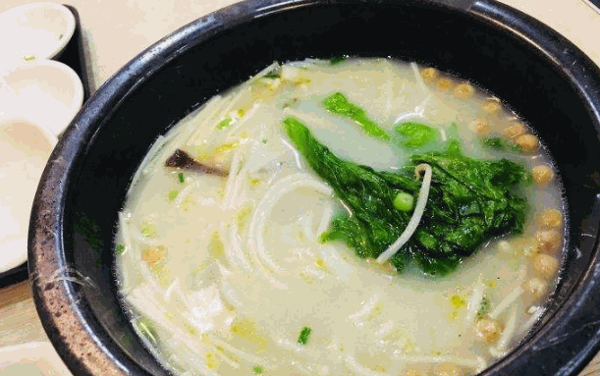 华师傅过桥米线