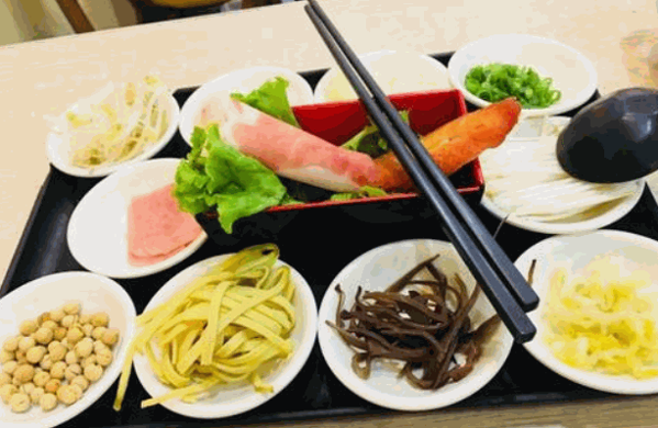 小哥过桥米线