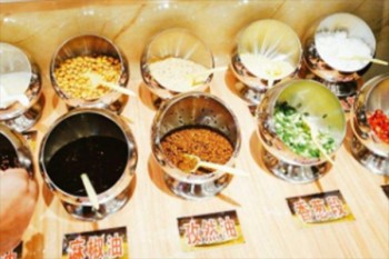 辣椒快跑鲜粉麻辣烫产品 门店图片