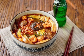 老回坊麻辣烫产品 门店图片