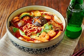 呜哩麻辣烫产品 门店图片