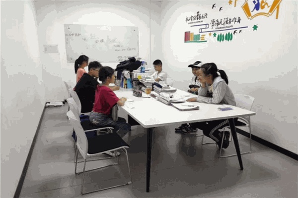 锐思教育产品 门店图片