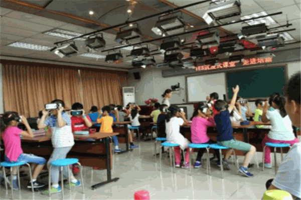 学霸VR课堂产品 门店图片