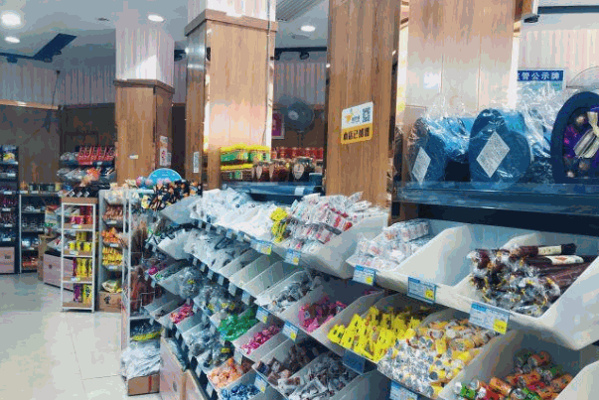 燕子家量贩零食产品 门店图片