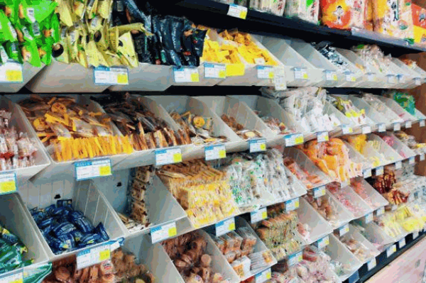 燕子家量贩零食产品 门店图片