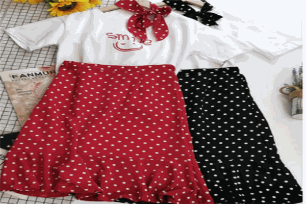 嘿泛泛女装产品 门店图片