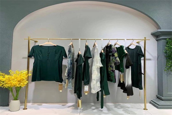 梵莉思女装产品 门店图片