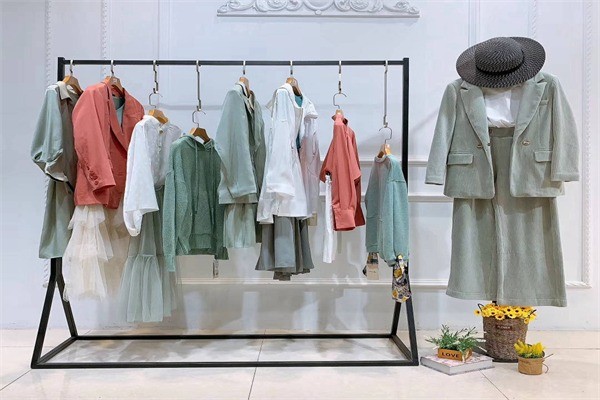 梵莉思女装产品 门店图片