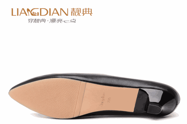 靓典女鞋产品 门店图片