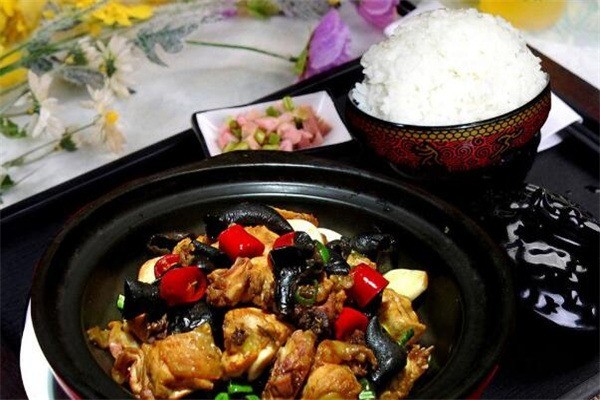 小五义黄焖鸡米饭产品 门店图片