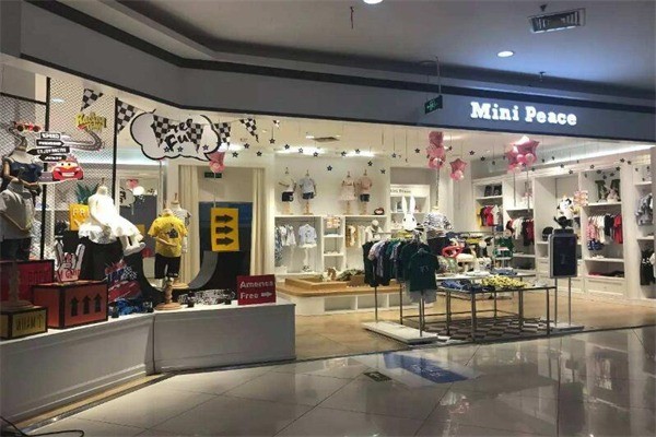 小太平鸟童装产品 门店图片