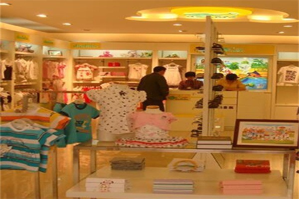 小熊嘀嗒童装产品 门店图片