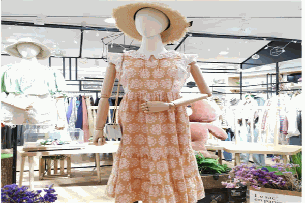 露熙女装产品 门店图片