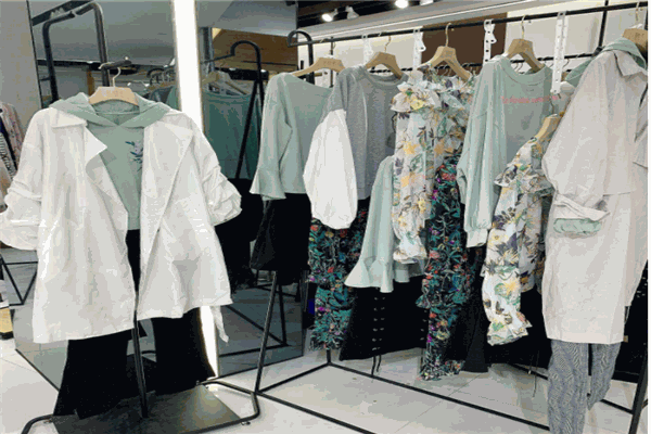 摩凡服饰产品 门店图片